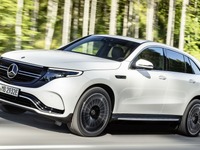 メルセデスベンツ初のEV、欧州10万か所以上で充電可能に…充電カードで即決済も 画像