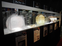 アライヘルメット、ミュージアム調の展示で強調したかったこと…東京モーターサイクルショー2019 画像