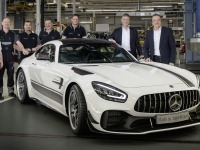 メルセデスAMG GT 改良新型、量産第一号車の585馬力「GT Rプロ」がラインオフ 画像
