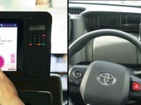 JapanTaxi、車載タブレットに「ポケトーク」搭載へ ソースネクストと業務提携 画像