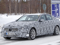 メルセデスベンツ Cクラス 次期型、これが噂のEV走行100km「PHEV」だ! 画像