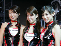 【東京オートサロン08】コンパニオン写真蔵…ブリヂストン 画像