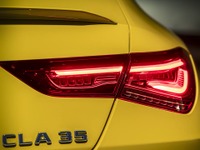 メルセデスベンツ CLA 新型、高性能「AMG 35」設定へ 画像