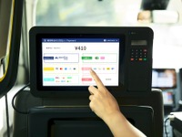 JapanTaxiタブレット搭載のタクシー、au Payでの支払いに5月より対応予定 画像
