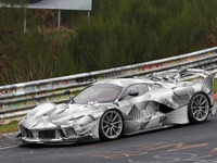 フェラーリ FXX Kエボ、公道仕様が発売!? 謎の開発車両の正体とは 画像