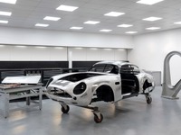 アストンマーティンが60年ぶりに名車を復刻、最初のボディが完成…19台限定生産へ 画像