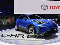 トヨタ C-HR のEV発表、専用フロントマスクで表情変化…上海モーターショー2019 画像
