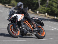 【KTM 1290スーパーデュークGT 試乗】思わず「神バイク……」と呟いた…河西啓介 画像