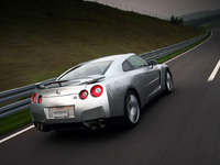 日産 GT-R の実用燃費を知りたい…e燃費に初の登録 画像