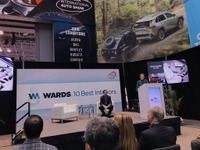 トヨタ RAV4 新型、10ベストインテリアに選出…ニューヨークモーターショー2019 画像