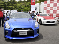 日産 GT-R 2020年型と フェアレディZ 50thアニバーサリー を展示…SUPER GT 第2戦 画像
