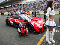 モチュールの赤い集団、SUPER GT「MOTUL AUTECH GT-R」系ウェア&グッズが人気 画像