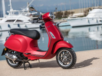 ベスパ プリマベーラ50 2019年モデル発売、プリマベーラ150 にはスポーティ仕様が登場 画像