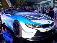 BMW i8 にワンオフ、「スピードスター」…フォーミュラEのセーフティカーに 画像