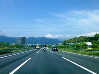危険な「あおり運転」免停件数過去最多、車間距離摘発も倍増［新聞ウォッチ］ 画像
