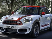 JCWクロスオーバー に改良新型、現行MINIシリーズ最強の306馬力に 画像