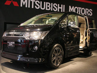 【東京オートサロン08】写真蔵…三菱 デリカD:5 ROADEST EXECUTIVE 画像