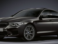 BMW M5 に35周年記念車、ゴールドアクセント内装+625馬力…世界限定350台 画像