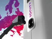 ポルシェ初のEV、タイカン の発売準備…超急速充電ネットワークが欧州100か所に拡大 画像