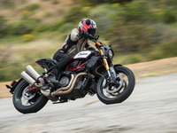 【インディアン FTR1200 試乗】FTR1200はバイクの進化に一石を投じたのか…和歌山利宏 画像