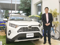 トヨタ RAV4 チーフエンジニアと寺田昌弘選手、清水宏保選手がトークショー 画像