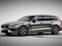 ボルボ、V60のPHEVモデルにベースグレードを追加...バッテリー容量も拡大 画像