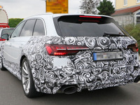 アウディ A4 改良新型に最後のワンピース!スーパーワゴン「RS4」に大接近 画像