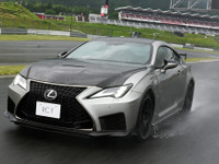 【レクサス RC F 新型試乗】“普通に”超高速走行を楽しめる。そこに「F」の真髄あり…桂伸一 画像