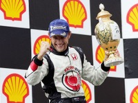 “カーレースの王子”ジェンソン・バトン自伝 画像