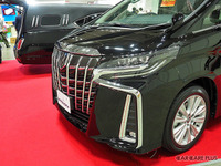 “あの世界”でもミニバンが主流に---霊柩車最新事情 画像