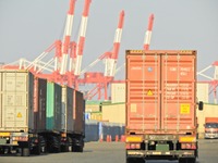 トラック運送事業者が法令を遵守するよう、荷主が配慮義務付け　7月1日施行 画像