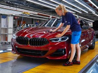 BMW 8シリーズグランクーペ とM8 新型、量産第一号車がラインオフ…納車は2019年秋以降 画像