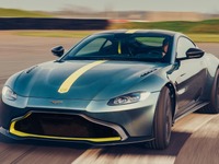 アストンマーティン ヴァンテージ 新型、MTで操る「AMR」…グッドウッド2019で発表へ 画像