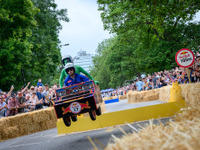スープラやネコバスも登場！ ふざけているようで奥が深い、レッドブル・ボックスカートレース…ロンドン大会 画像