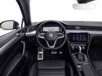 VW パサート 改良新型、最新デジタルコクピット採用…欧州発売へ 画像