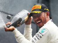 【F1 イギリスGP】ハミルトンが今季7勝目、通算80勝目となるトップチェッカー 画像