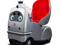 ZMP、自律型新モビリティ『Robocar Walk』を発表 すれ違う人に笑顔ふりまく 画像