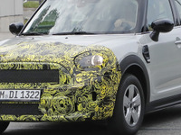 MINI クロスオーバー の顔が変わる…改良新型、デビューは2020年 画像