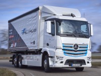 メルセデスベンツの電動トラック『eアクトロス』、2021年から量産へ…実証テストをドイツで開始 画像