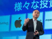 ソフトバンクグループの4-6月純利益は1兆1217億円、トヨタ自動車の1.7倍［新聞ウォッチ］ 画像