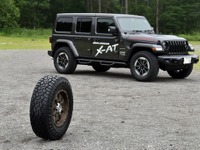 魅力的なルックスとオン/オフ不満なく走れる性能…横浜ゴム『X-AT』登場 画像