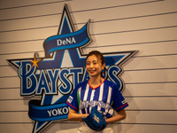 今年も横浜スタジアム始球式に片瀬那奈が登場…ノーバンなるも自己評価は辛めの“77”点 画像