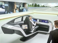 コンチネンタルのドライビングシミュレーター、自動運転が可能…フランクフルトモーターショー2019で発表へ 画像