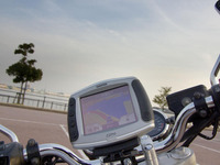 【GARMIN zumo550 使ってみた (1)】これならツーリングでも迷わない バイク専用ナビ 画像