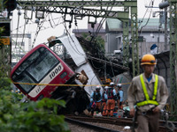 京急本線で快速特急とトラックが接触…京急川崎-上大岡間で運行見合せ　9月5日中の再開は困難か？ 画像