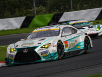 【SUPER GT 第6戦】GT300クラスも優勝はレクサス…吉本大樹&宮田莉朋のRC Fが予選12位から逆転V 画像