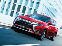 三菱 アウトランダーPHEV、専用オーディオシステムやスマホ連携ナビを新設定 画像