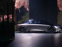 メルセデスベンツ EQS は Sクラス なのか？ 建前と現実…フランクフルトモーターショー2019 画像