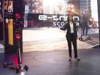アウディ『e-tron スクーター』、電動キックボード提案…フランクフルトモーターショー2019 画像