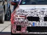 新型ヘッドライト光る！BMW M5セダン 大幅改良へ、デビューは2020年か 画像